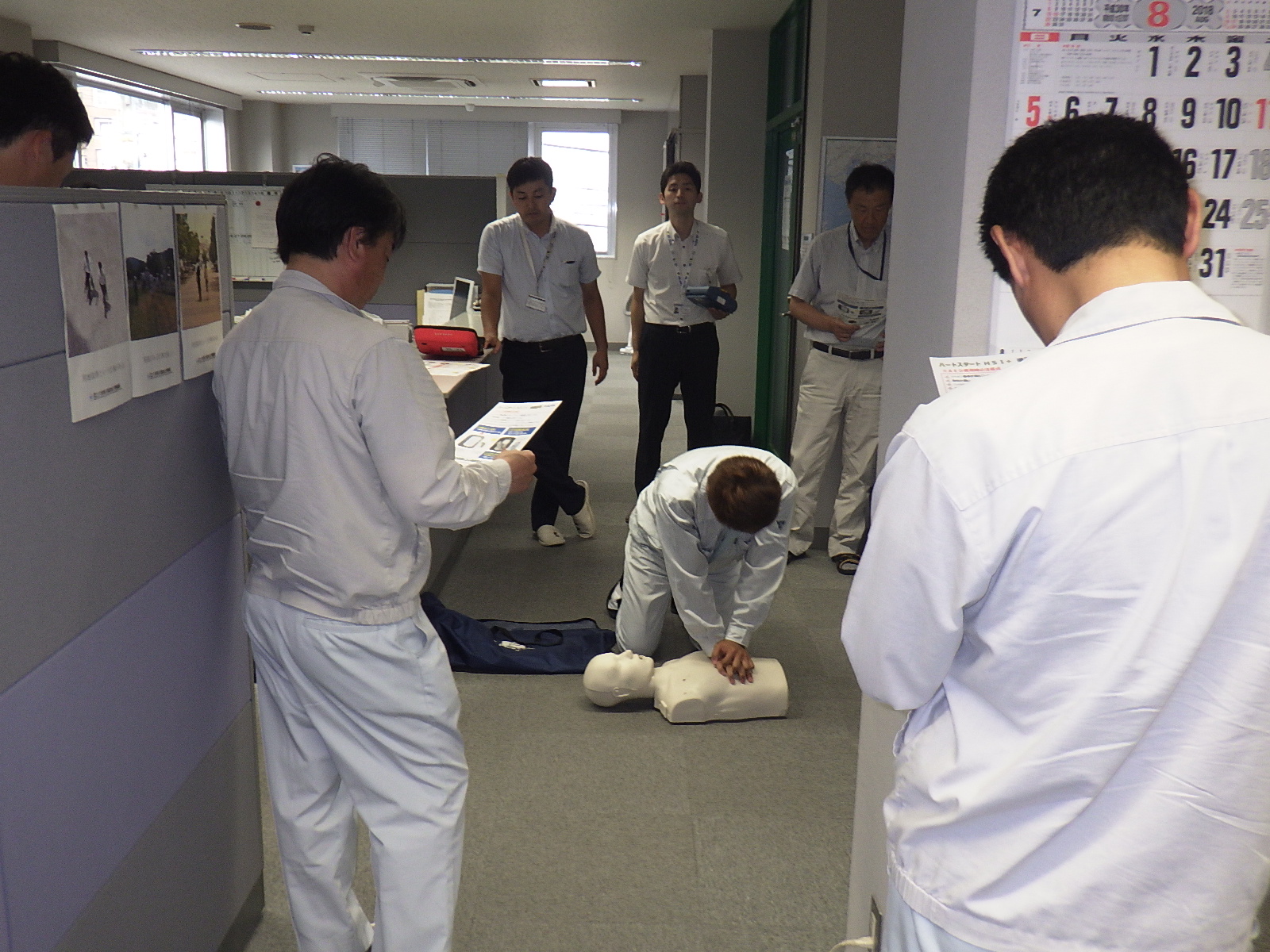 AEDの講習を行いました。